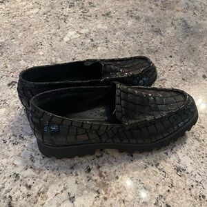 Donald Pliner black loafers in excellent condition!
